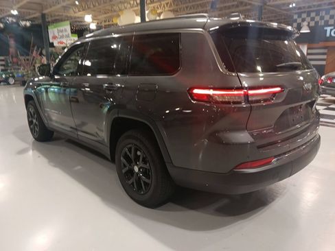 Used 2022 Jeep Grand Cherokee L Limited AWD/4WD image 16