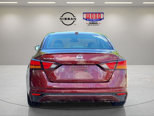 Used 2025 Nissan Altima 2.5 SV FWD image 3
