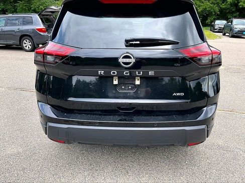 Used 2026 Nissan Rogue SV AWD/4WD image 10