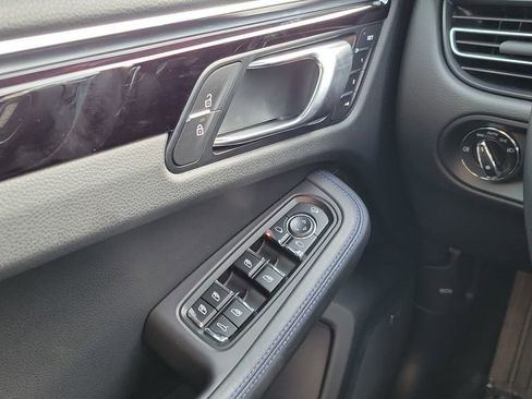 Used 2022 Porsche Macan AWD/4WD image 20