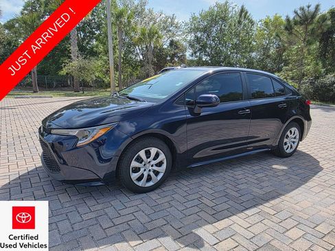 Certified 2022 Toyota Corolla LE image 3