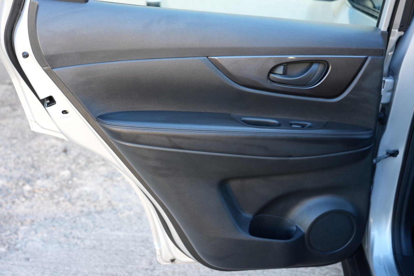 Used 2019 Nissan Rogue S FWD image 35
