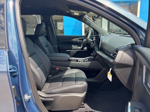 New 2026 Chevrolet Traverse LT w/ Driver Confidence Package AWD/4WD image 24
