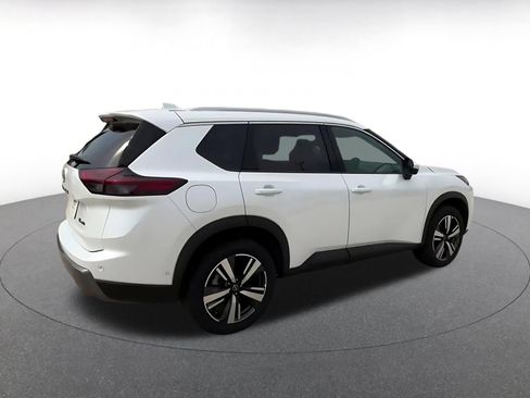 Used 2026 Nissan Rogue SL AWD/4WD image 13