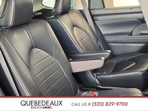 Used 2023 Toyota Highlander XLE FWD image 27