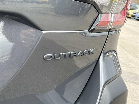 Used 2025 Subaru Outback Onyx Edition image 5