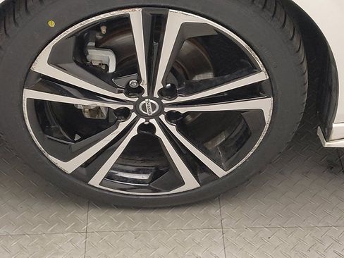 Used 2021 Nissan Sentra SR FWD image 31