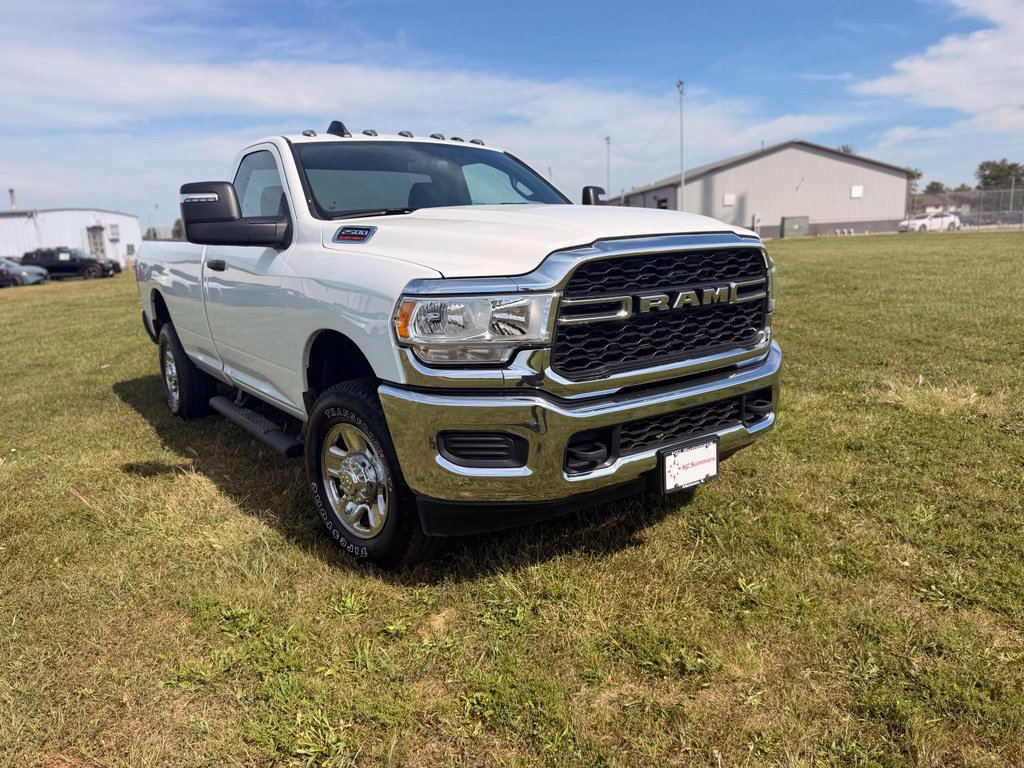 Used 2024 RAM 2500 Tradesman w/ Chrome Appearance Group AWD/4WD image 3