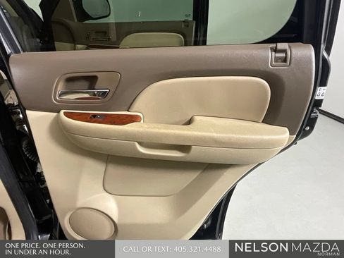 Used 2011 Chevrolet Tahoe LTZ RWD image 19