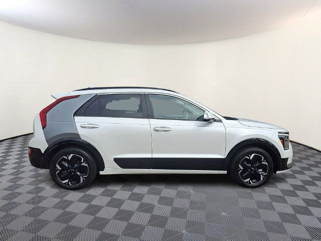 Certified 2023 Kia Niro Wave w/ Wave Preserve Package FWD image 9