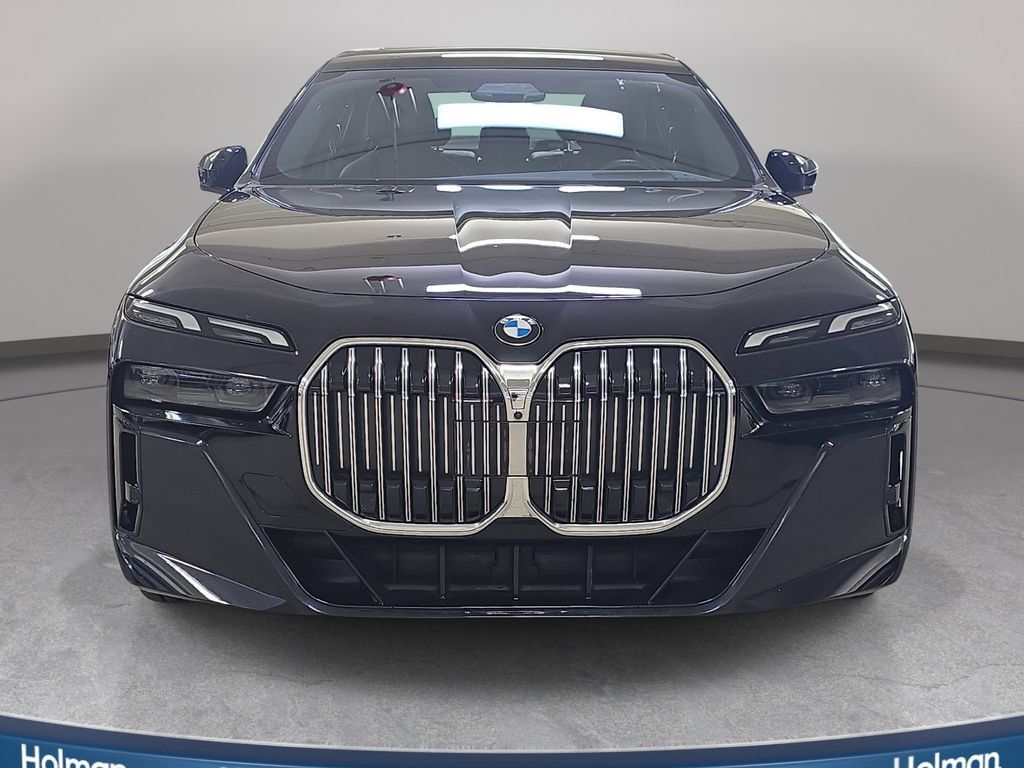 Certified 2023 BMW 760i xDrive AWD/4WD image 3