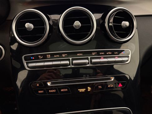 Used 2019 Mercedes-Benz GLC 300 4MATIC image 28
