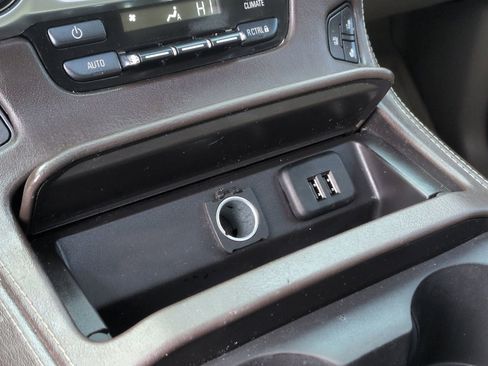 Used 2015 Chevrolet Suburban LTZ AWD/4WD image 41