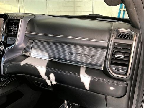 Used 2019 RAM 1500 Limited image 27