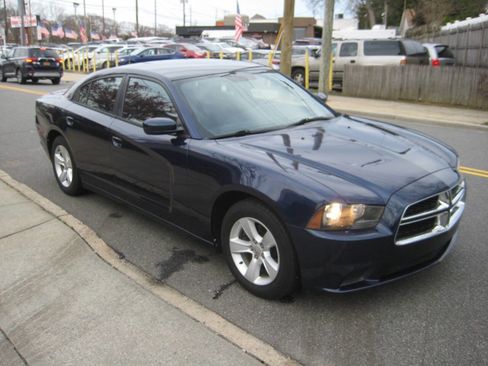 Used 2013 Dodge Charger SE w/ Connectivity Group image 3