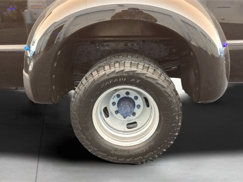 Used 2016 Ford F350 XLT w/ XLT Value Package image 11