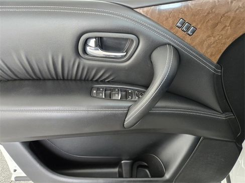 Used 2017 INFINITI QX80 2WD w/ Driver Assistance Package image 21