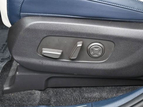 Used 2026 Kia Carnival EX FWD image 12