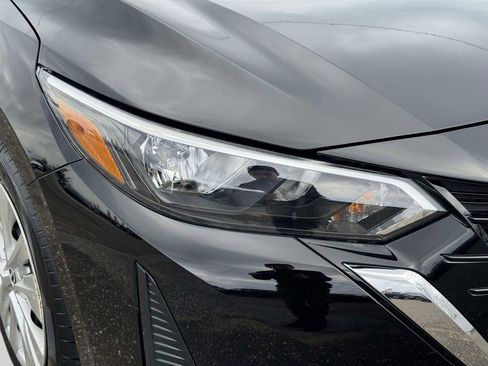 Used 2025 Nissan Sentra S FWD image 9