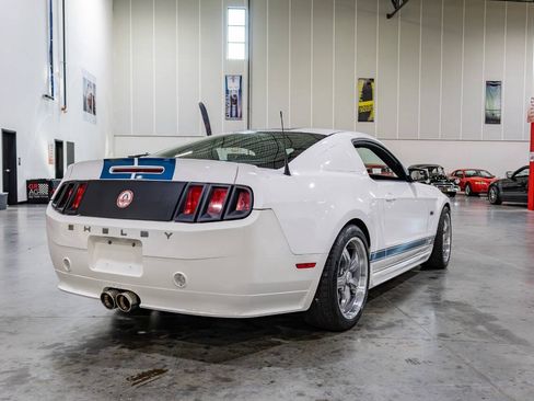 Used 2012 Ford Mustang GT Premium w/ HID Headlamps & Security Pkg RWD image 7