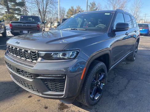New 2026 Jeep Grand Cherokee L Limited w/ Limited Altitude Package AWD/4WD image 6