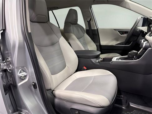 Used 2024 Toyota RAV4 Limited image 14
