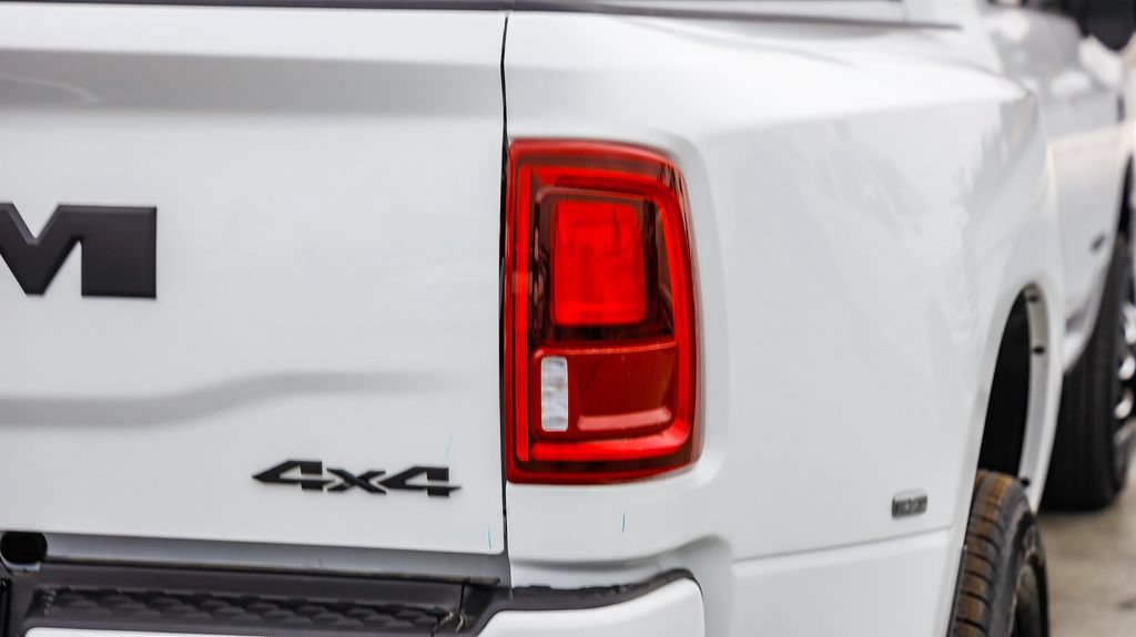 New 2026 RAM 3500 Laramie AWD/4WD image 10