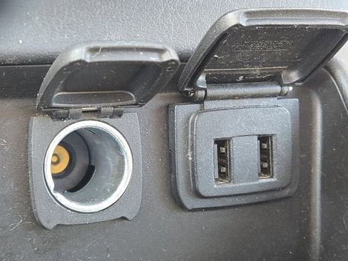 Used 2019 GMC Yukon XL SLT w/ Open Road Package image 8