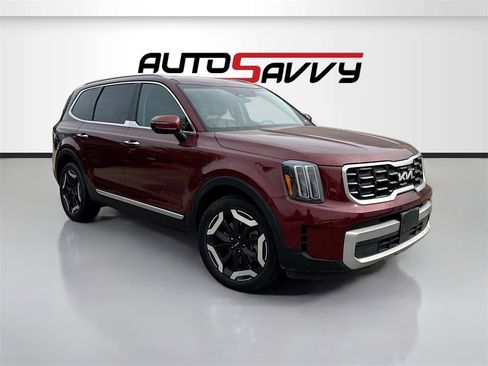 Used 2023 Kia Telluride S image 1