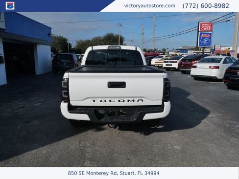 Used 2018 Toyota Tacoma SR5 RWD image 6