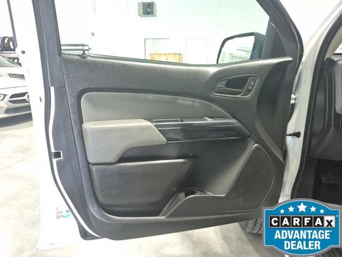 Used 2022 Chevrolet Colorado W/T RWD image 18