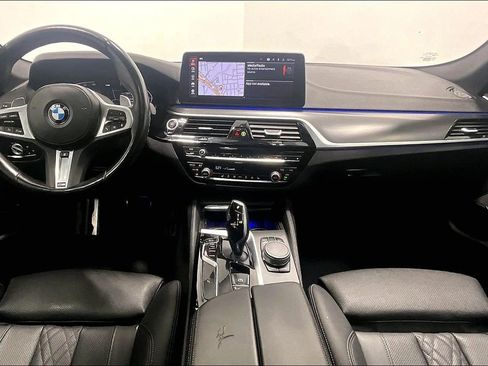 Used 2023 BMW 530i RWD image 15