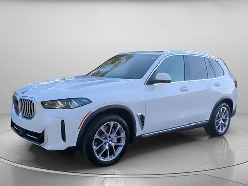 Used 2025 BMW X5 xDrive40i w/ Premium Package AWD/4WD image 10