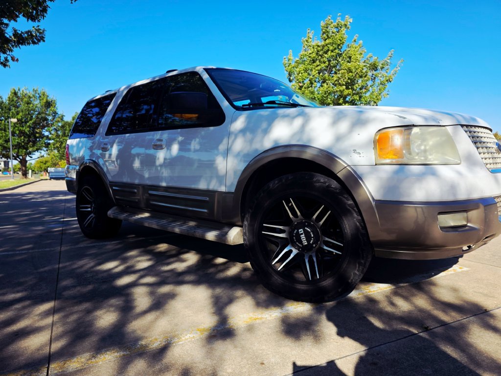 Used 2004 Ford Expedition Eddie Bauer RWD image 2