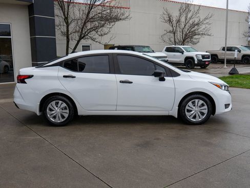 Used 2023 Nissan Versa S w/ Trunk Package image 8