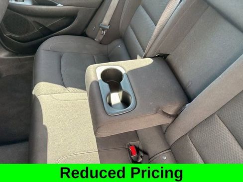 Used 2024 Chevrolet Malibu LT image 34