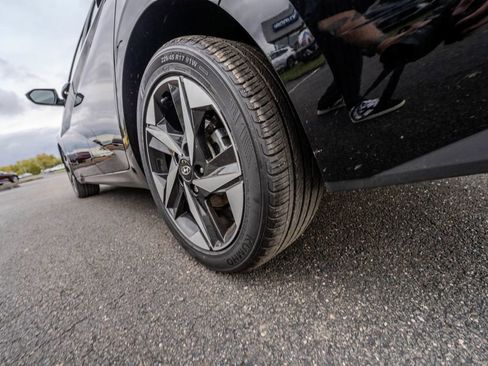 Certified 2023 Hyundai Elantra SEL w/ Convenience Package image 10