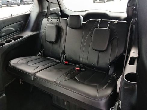 Used 2020 Chrysler Pacifica Touring-L Plus FWD image 20