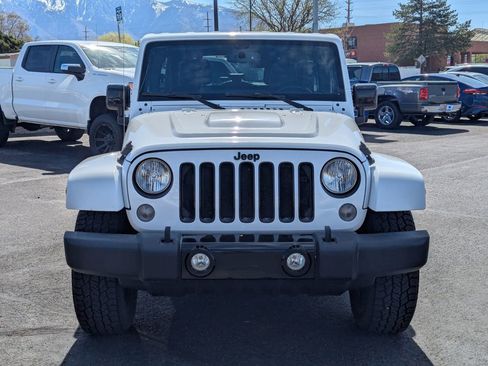 Used 2015 Jeep Wrangler Unlimited Sahara AWD/4WD image 10