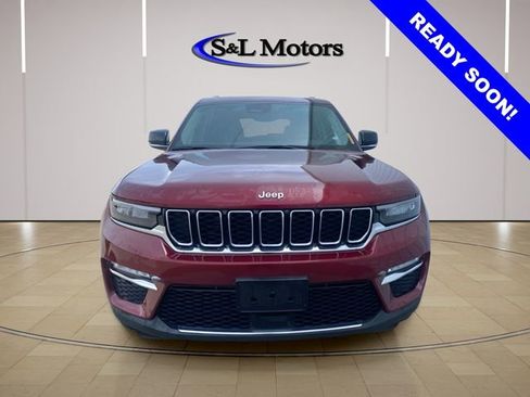 Used 2023 Jeep Grand Cherokee Limited AWD/4WD image 2