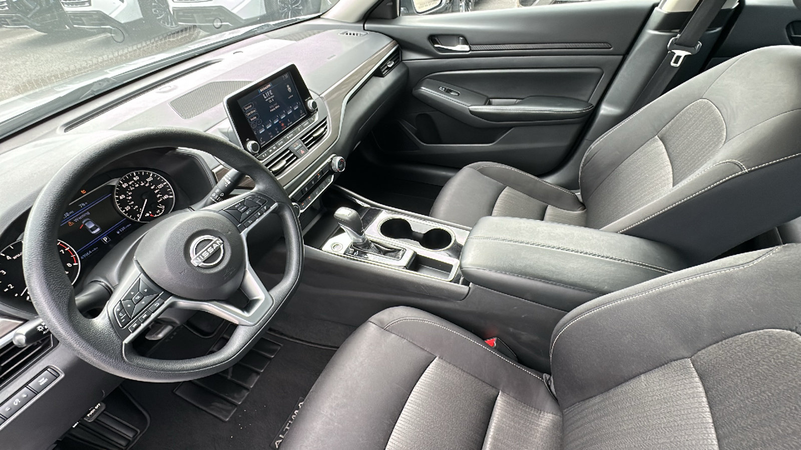 Used 2024 Nissan Altima 2.5 SV FWD image 21