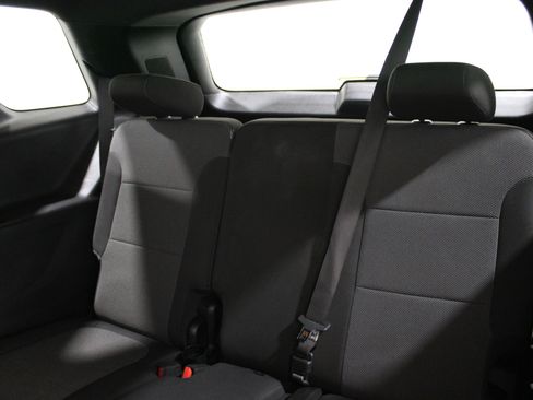 Used 2023 Chevrolet Traverse LT image 27