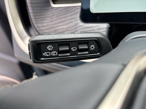 Used 2023 Rivian R1S Adventure image 20