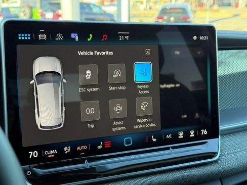 Used 2025 Volkswagen Tiguan S image 23