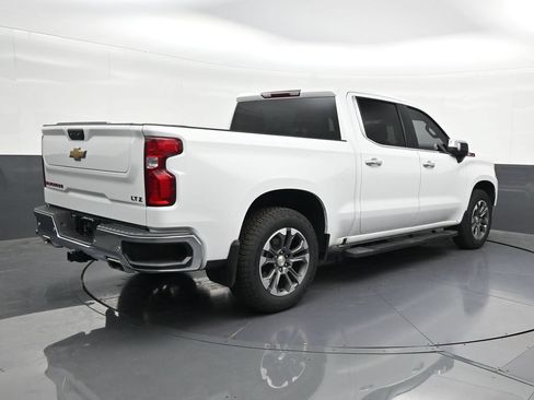 Used 2023 Chevrolet Silverado 1500 LTZ w/ Z71 Off-Road Package AWD/4WD image 5