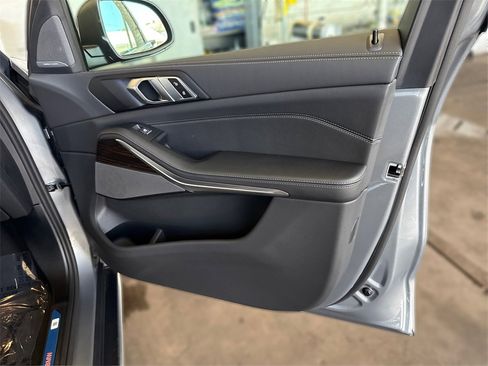 New 2026 BMW X5 xDrive50e w/ Executive Package image 27