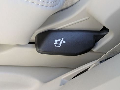 New 2026 Volvo XC90 T8 Ultra w/ Protection Package Premier AWD/4WD image 17