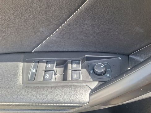 Used 2022 Volkswagen Tiguan SE R-Line image 18