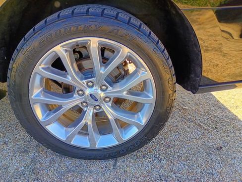 Used 2019 Ford Expedition Platinum image 19