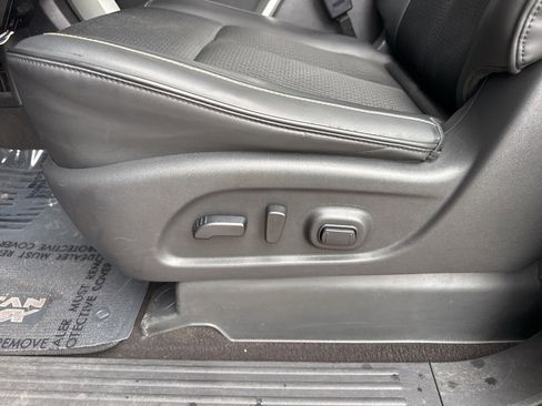 Used 2019 Nissan Titan PRO-4X image 36